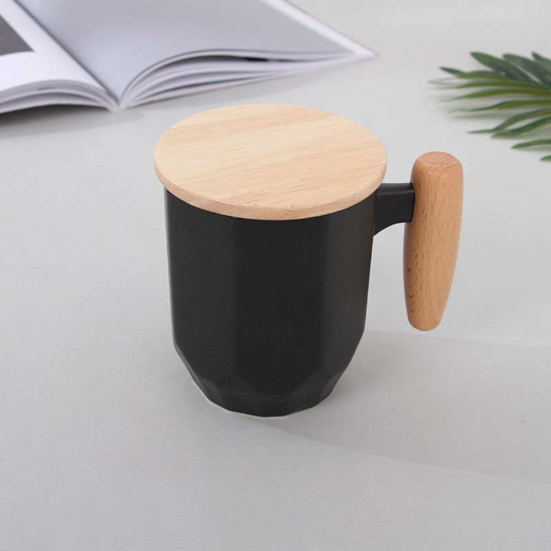 TAZA NEGRA CON MANGO DE MADERA - Ximi El Salvador