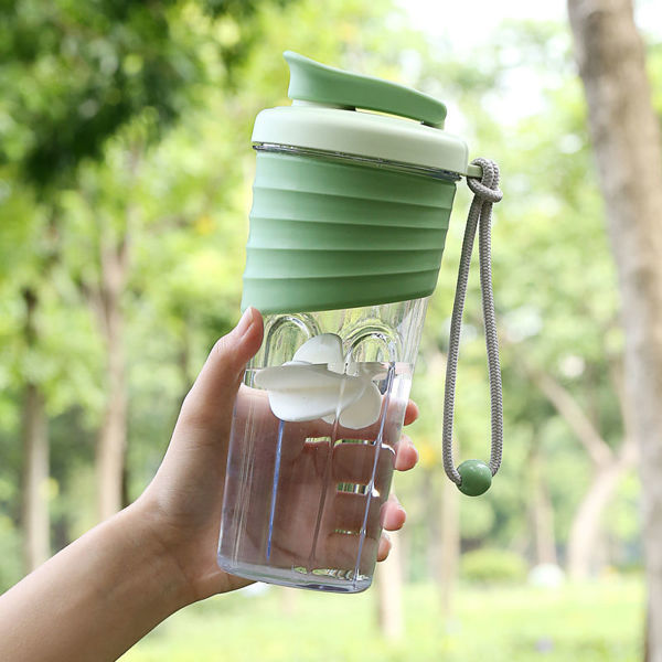 Imagen de BOTELLA DE PLÁSTICO PARA DEPORTES 700ML(VERDE)