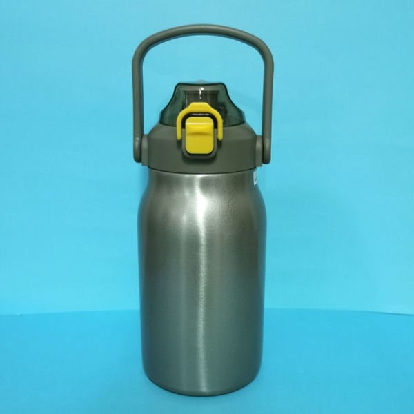Imagen de TERMO PORTÁTIL CON TAPA ABATIBLE (VERDE) 1000ML
